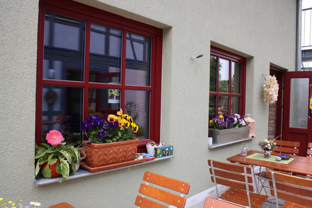 דירות Plaue  Cafe Landart Im Thueringer Finistere מראה חיצוני תמונה