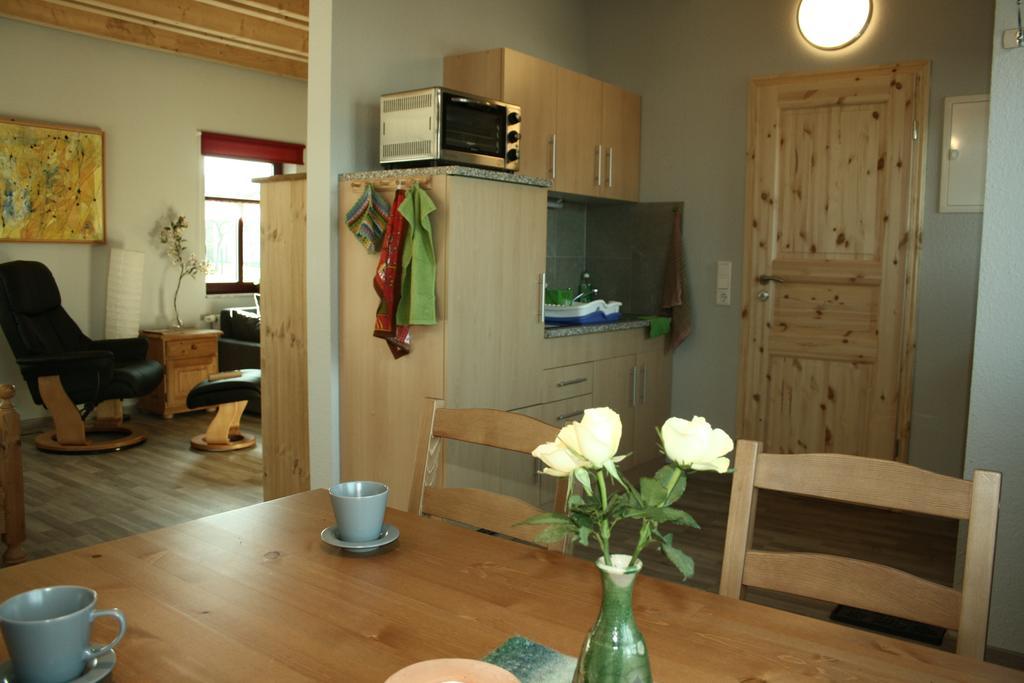דירות Plaue  Cafe Landart Im Thueringer Finistere חדר תמונה