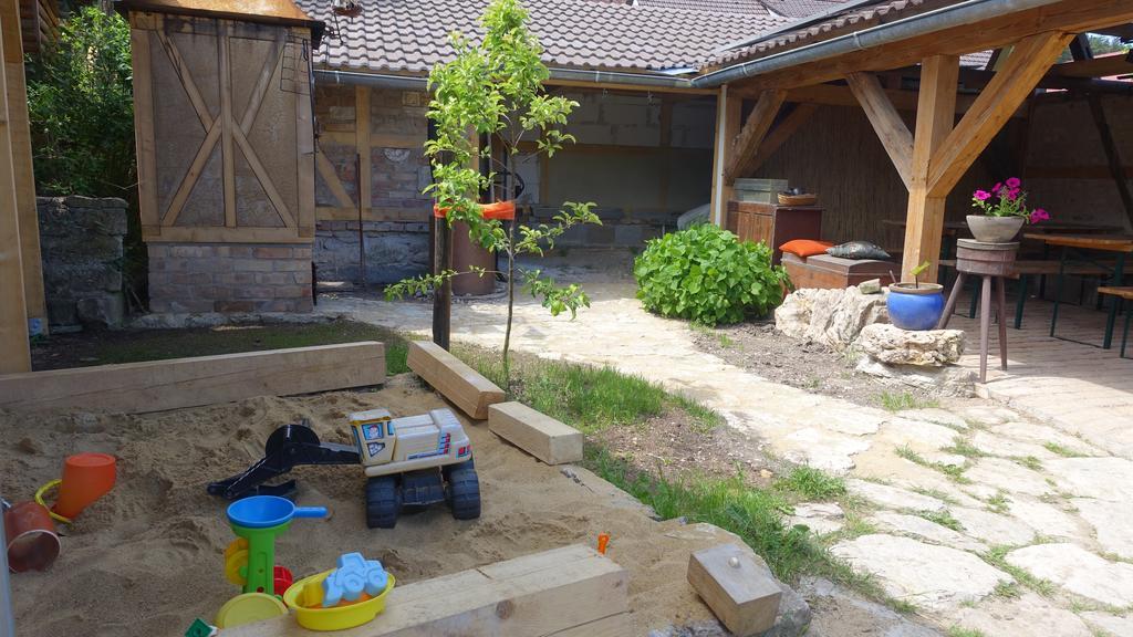דירות Plaue  Cafe Landart Im Thueringer Finistere מראה חיצוני תמונה